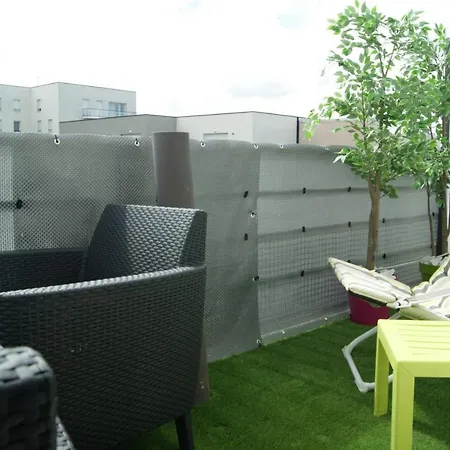 Victoria-t2-41m2-balcon, Wifi, Linge, Produits, Ménage Inclus *