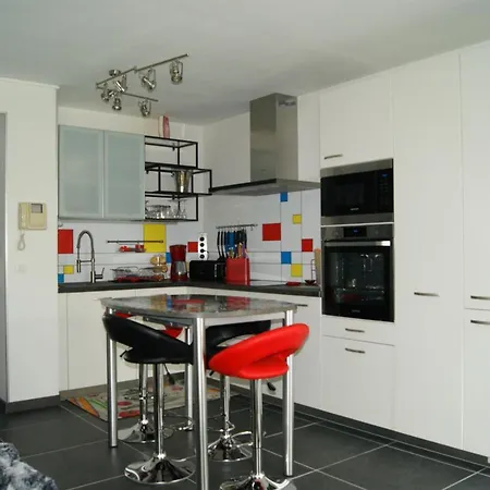 Victoria-t2-41m2-balcon, Wifi, Linge, Produits, Ménage Inclus *