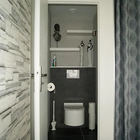 Victoria-t2-41m2-balcon, Wifi, Linge, Produits, Ménage Inclus Apartman