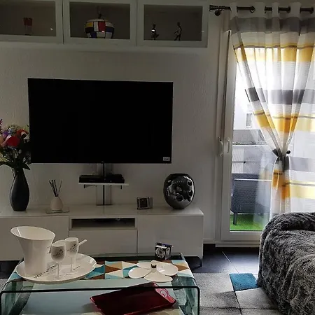 Apartman Victoria-t2-41m2-balcon, Wifi, Linge, Produits, Ménage Inclus *